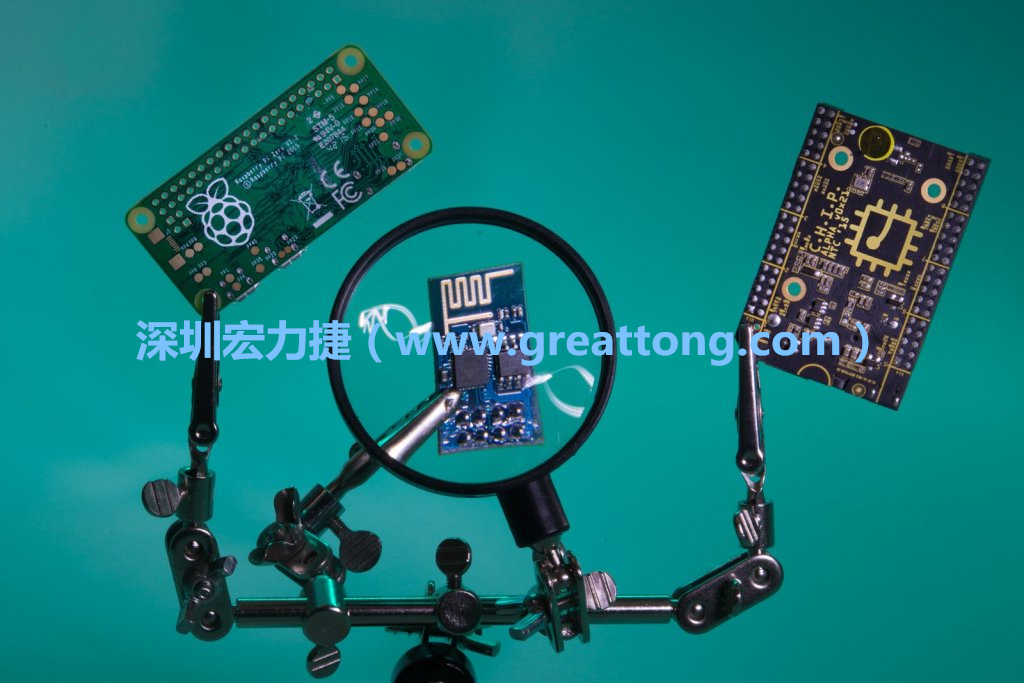 A Raspberry Pi Zero、ESP8266和CHIP。